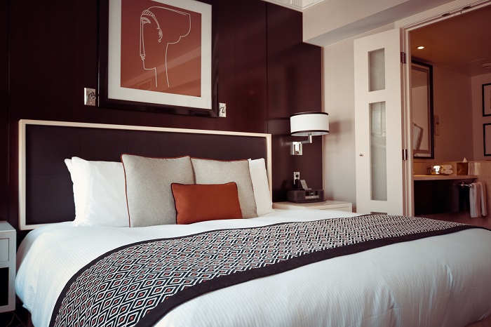 Luxusné prehozy na posteľ dotvoria dizajn spálne